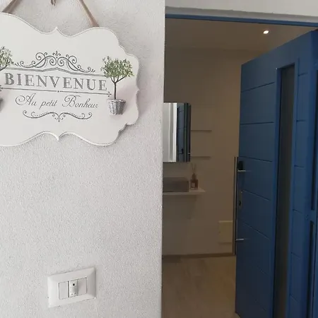 Blue House فارينا