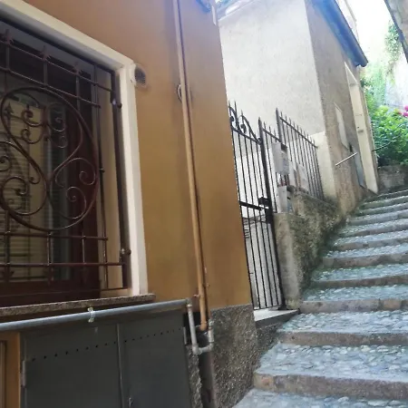 Blue House Βαρένα