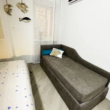 Blue House Apartment